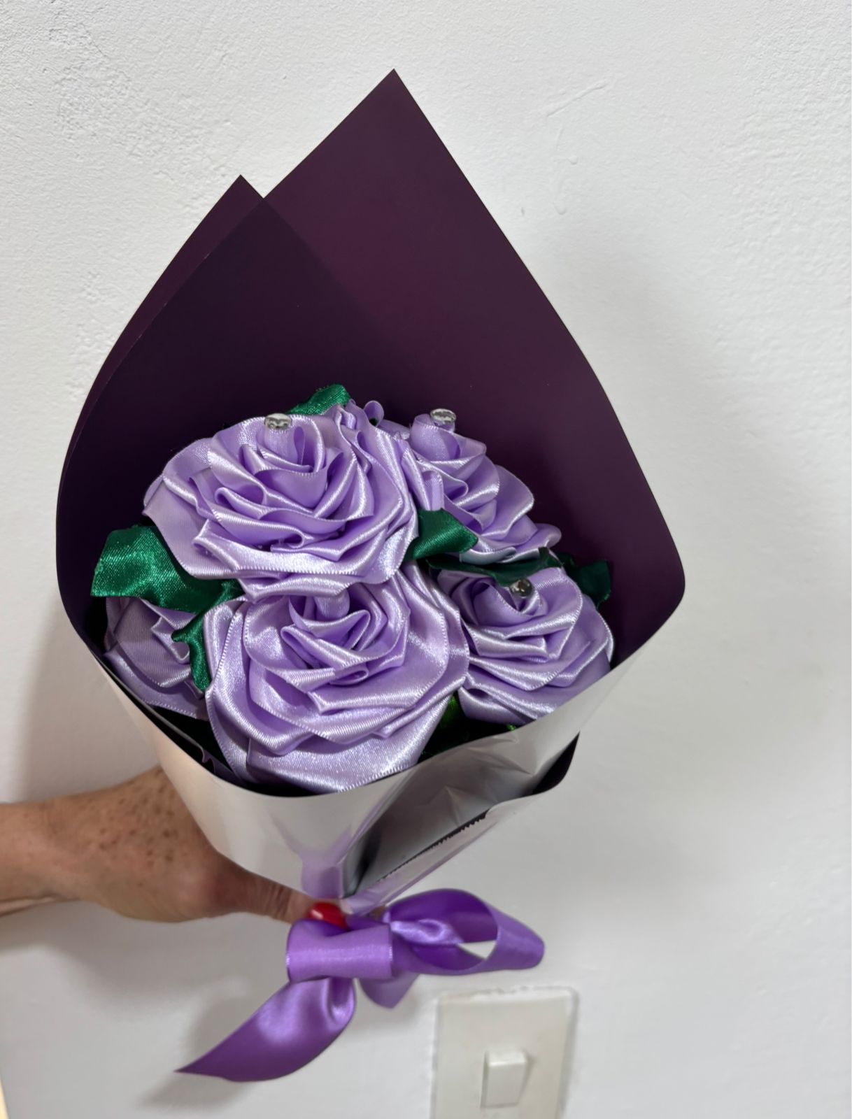 buque de cetim lilas