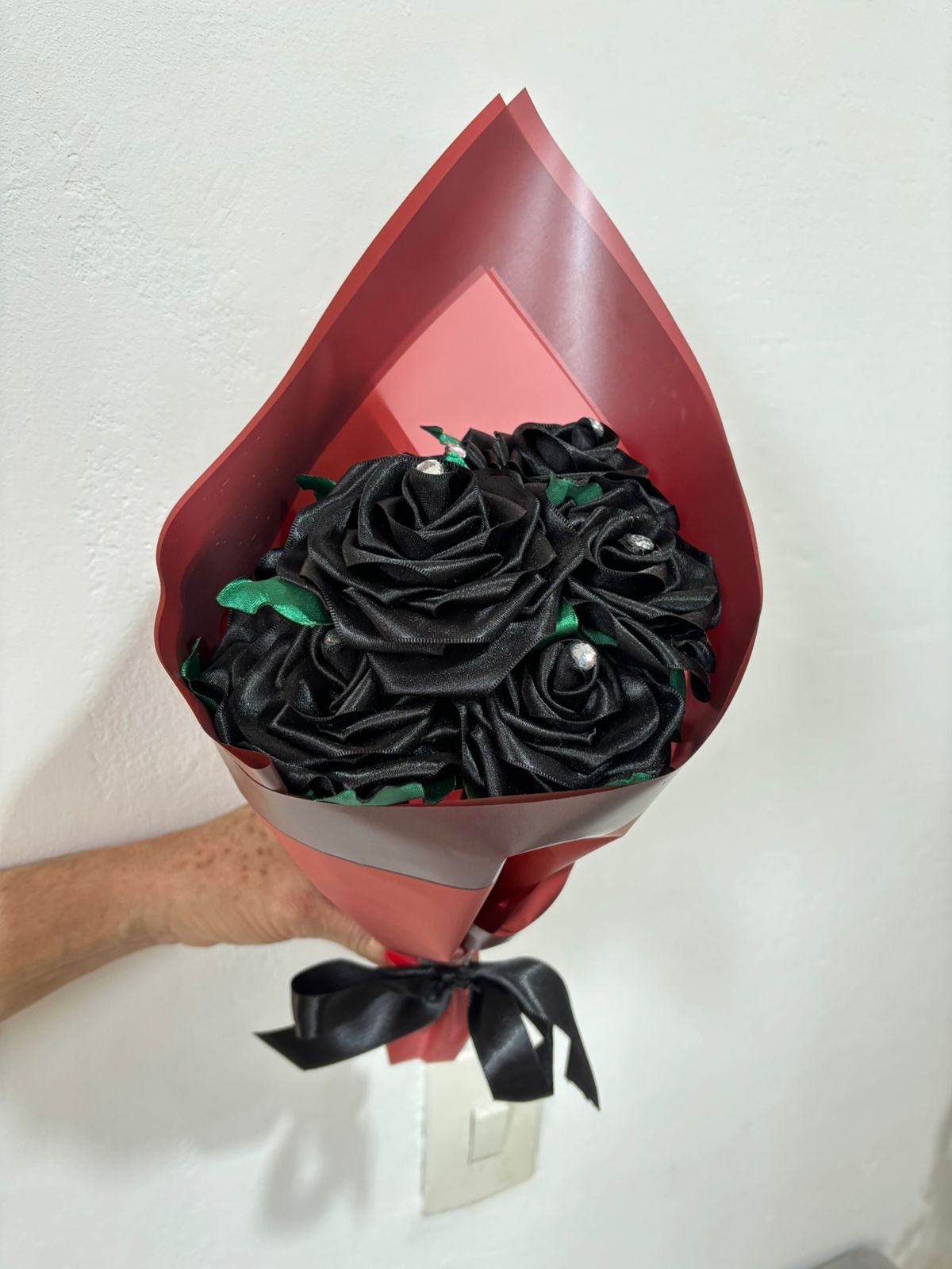 buque de cetim preto